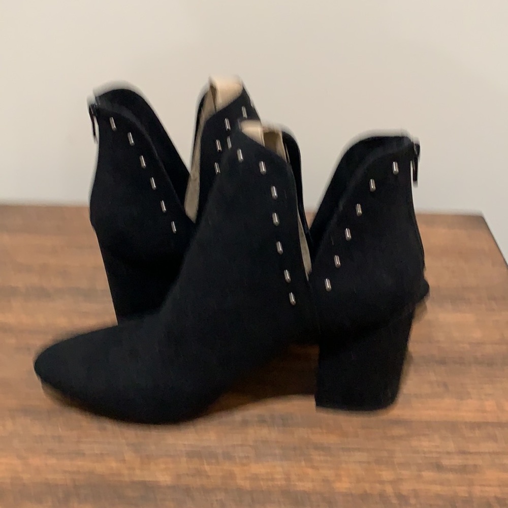 Universal Thread Stud Booties - image 5